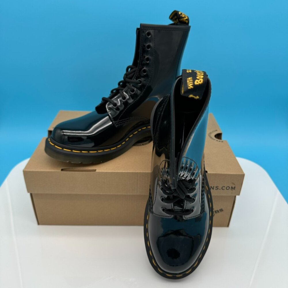 Dr. Martens Women's 1460 Patent Lamper Leather Lace‎ Up Boots, Size 7, Black
